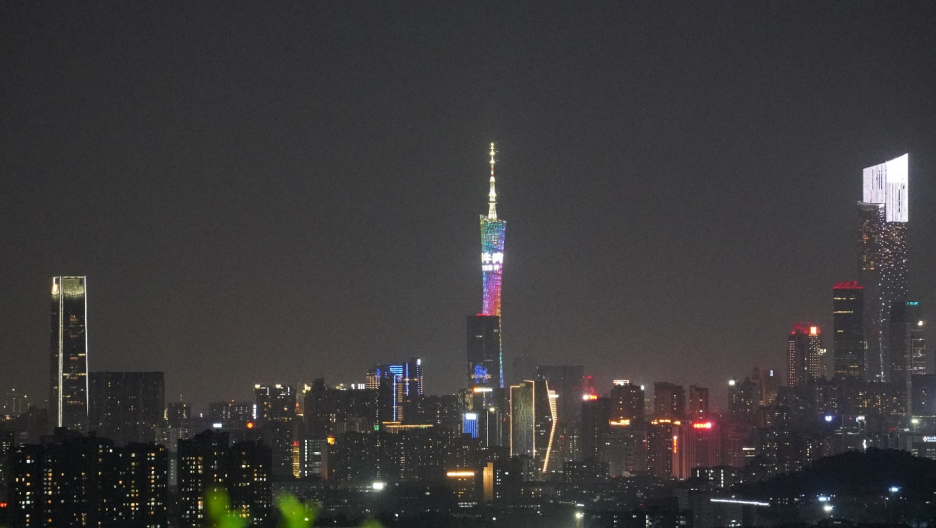 Student activity: night view of Huolu Mountain